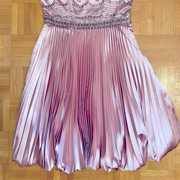 Strapless Short Bubble Dress pleated and beaded - Picture 4 of 6